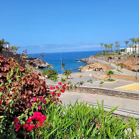 公寓 On The Paraiso Playa, Sea Views