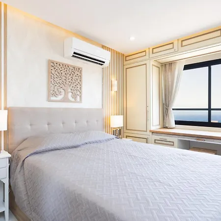 公寓 On The Paraiso Playa, Sea Views *