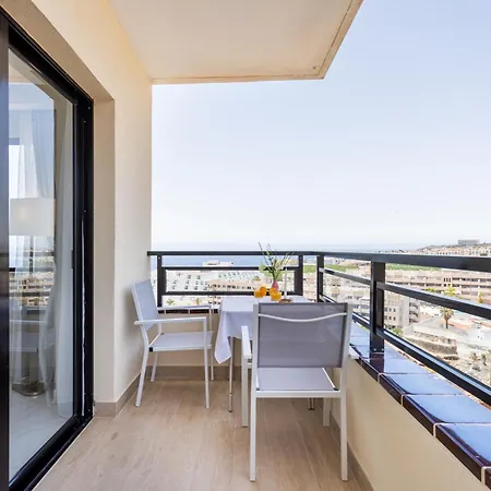 公寓 On The Paraiso Playa, Sea Views *